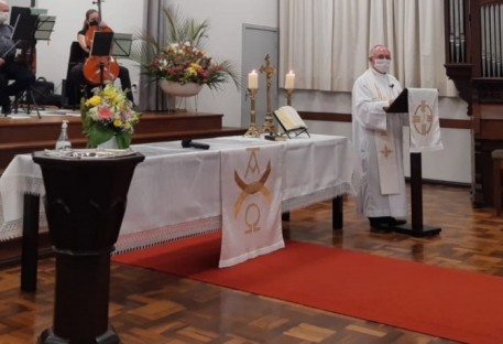 Bispo Dom Rafael prega sobre amor e cuidado com o próximo em celebração ecumênica em Blumenau