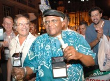 O mundo lamenta a perda do Arcebispo Desmond Tutu