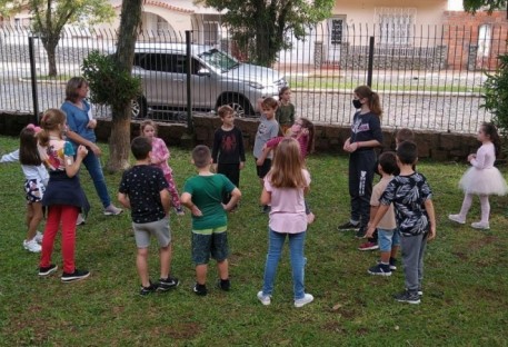 Atividade de Páscoa com as crianças em Cachoeira do Sul/RS