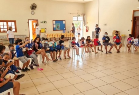 Atividades com crianças e adolescentes na Associação ALVO - Rio Claro/SP