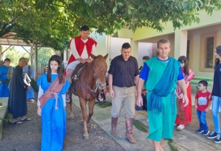 Comunidades em Bananal e Vale Real realizam encenações dos últimos passos de Jesus