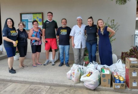 Comunidade Evangélica de Rincão dos Ilhéus entrega doações de alimentos não perecíveis arrecadados na Campanha de fim de ano