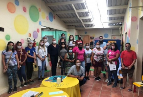 Formação de professores e funcionários na Instituição Bom Samaritano - Porto Alegre/RS