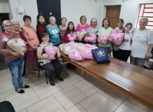 Almofadas do Coração são entregues na Liga Feminina de Combate ao Câncer de Caxias do Sul