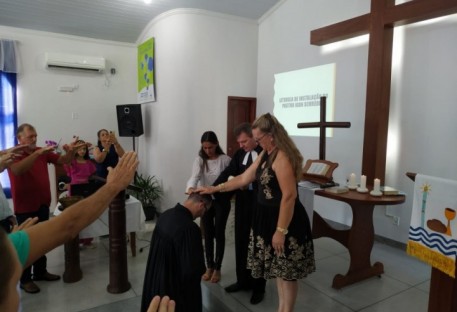 INSTALAÇÃO DO NOVO MINISTRO NA COMUNIDADE IECLB EM VILA RICA