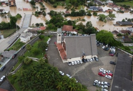 Paróquia de Taió: Comunidade está mobilizada para auxiliar desalojados e demais pessoas afetadas pelas enchentes