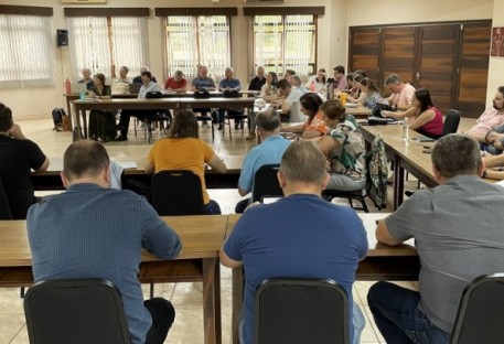 Psicóloga aborda comunicação não violenta em conferência ministerial no Vale do Itajaí
